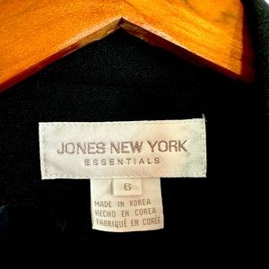 Jones New York. Woman’s black button up blazer with  pockets. Size 6.